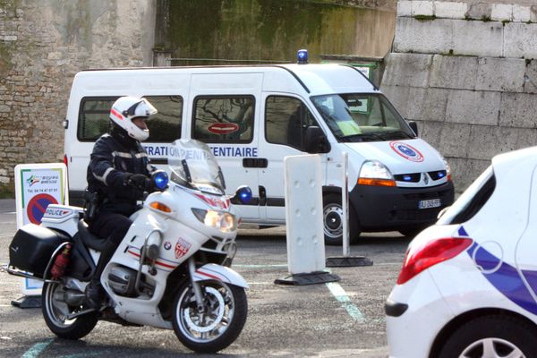 L'attaque du fourgon pénitentiaire du mardi 14 mai interroge sur la sécurité lors de ces transfert de prisonniers. (Image d'illustration)