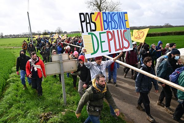 Sainte-Soline 25 mars 2023 : mégabassines ou retenues collinaires, la lutte contre les réserves d'eau est l'un des combats majeurs des défenseurs de l'environnement