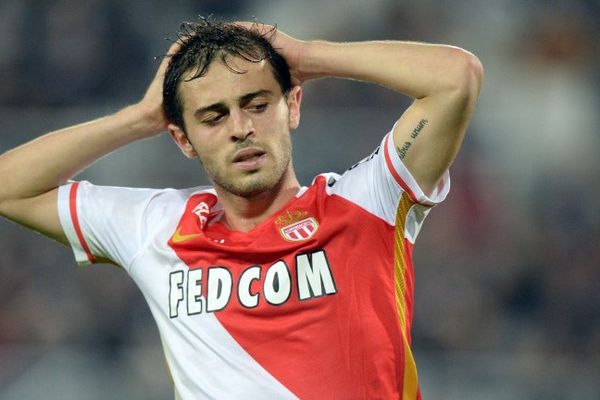 Le milieu de terrain de l'AS Monaco Bernardo Silva réagit après la défaite de son équipe contre Bordeaux, le 8 novembre 2015