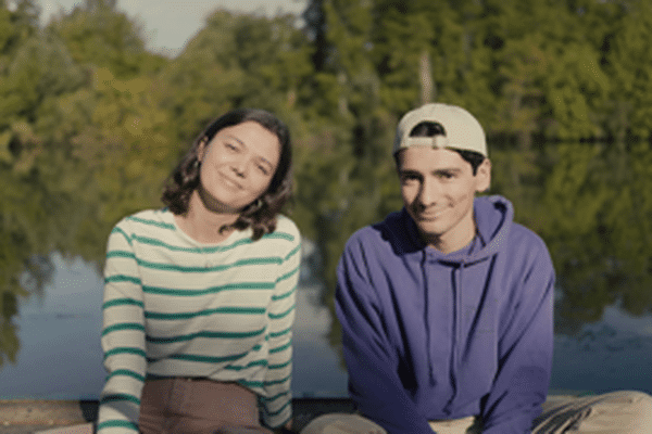 Louise et Hugo s'apprêtent à partir en Australie pour réaliser un documentaire sur la forêt Daintree