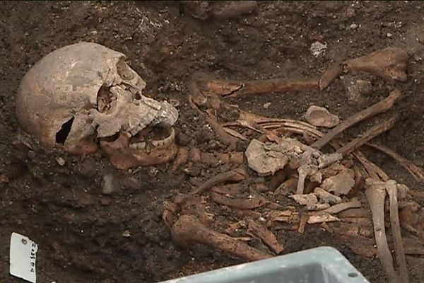 L'un des squelettes d'Amiens, datant de l'époque de la peste au XVIIe siècle