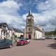 La place de l'église de Brassy (Nièvre).