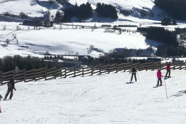 La station des Estables (Haute-Loire) est obligée de limiter le nombre de skieurs sur les pistes.