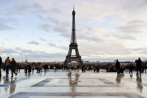 Les membres de l'association "des jeunes pour les droits de l'Homme" seront au Trocadéro le samedi 29 septembre pour une grande pétition.