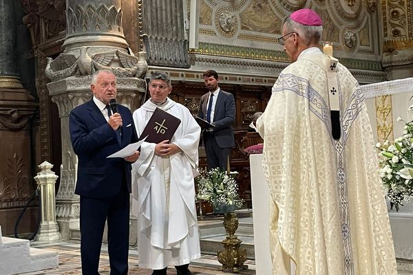 Jean-Michel Aulas représentait les Lyonnais pour la remise de la médaille de la ville lors de la cérémonie du vœu des échevins.