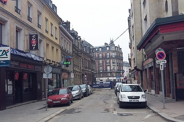 Le bas de la rue Verte de Rouen, dans le quartier de la gare