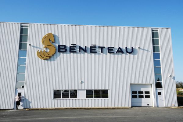 Plus de 2 000 salariés du groupe Beneteau en Vendée sont au chômage partiel.