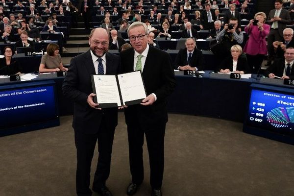 Jean-Claude Juncker et Martin Schulz au Parlement européen