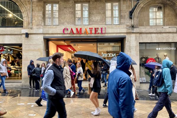 Le magasin Camaïeu de la rue Sainte-Catherine à Bordeaux vit ses dernières heures ce 1er octobre