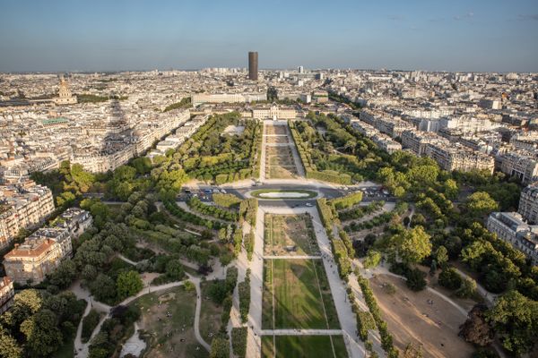 Les faits, qui remontent à 2020, se sont déroulés sur la pelouse du Champ-de-Mars (illustration).