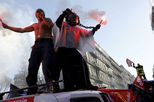 Manifestation dans les rues de Marseille, contre la réforme des retraites, le 9 jan,vier 2020.