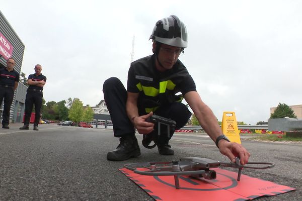 Depuis le début de l'été, des drones viennent en renfort des unités de pompiers de la Loire.