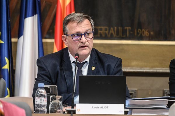 Louis Aliot lors d'un conseil municipal de Perpignan en 2024