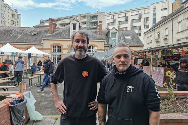 Pour la fête annuelle de l'association Cœurs résistants, Simon Posnic est aux manettes et Niglo aux fourneaux.