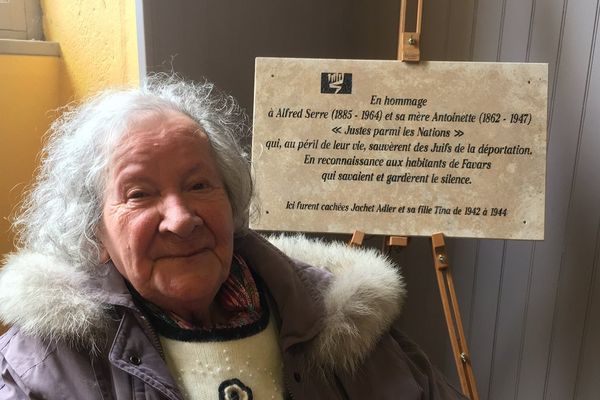 A 91 ans, Tina Adler n'a jamais oublié la famille Serre de Nespouls qui a sauvé la vie de sa mère et la sienne pendant la guerre