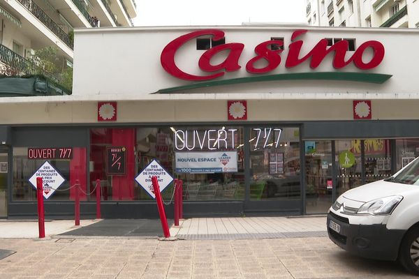 Le supermarché Casino NICETOILE, dont les salariés risquent de se retrouver sans emploi.