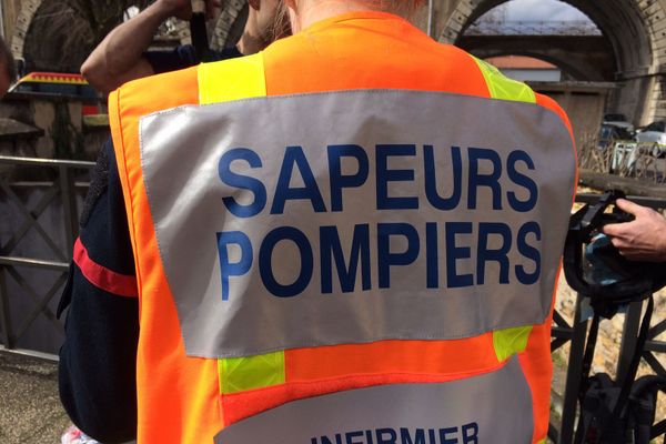 Les équipes de secours, et notamment les sapeurs-pompiers de l'Ain, ont pris en charge deux blessés sur la RD 936 à Neuville-les-Dames.