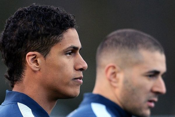 Raphaël Varane, va-t-il s'imposer chez les Bleus ?