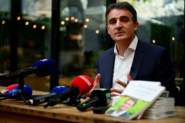 Le maire EELV de Grenoble Eric Piolle tenait une conférence de presse le 30 juin 2020 à Paris après l'annonce de sa candidature à la primaire écologiste.