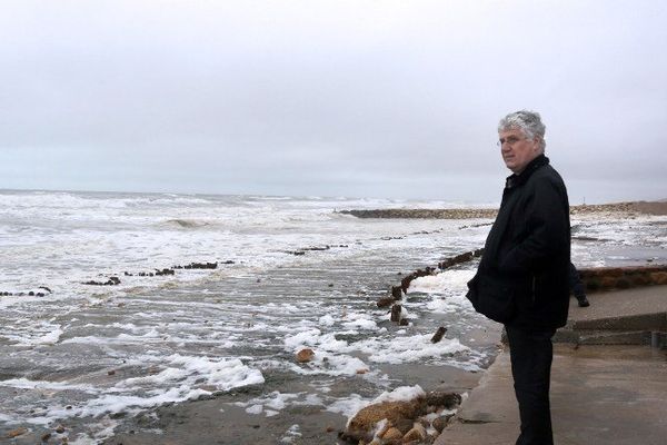 Philippe Martin, le ministre de l'Ecologie s'est rendu mardi après-midi dans le Médoc pour constater l'érosion du littoral 