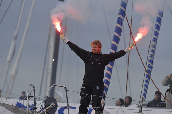 François Gabart lors de son arrivée à Brest