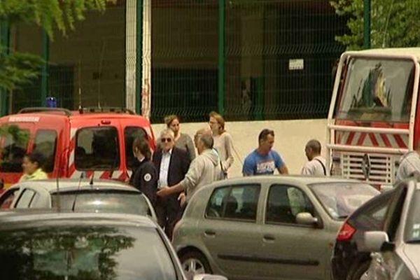 L'homme a reçu deux balles en pleine tête.