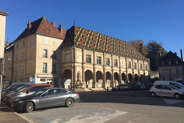 La commune de Gray s'est réveillée sous le choc après l'annonce de la découverte d'un corps calciné, près de Gray.