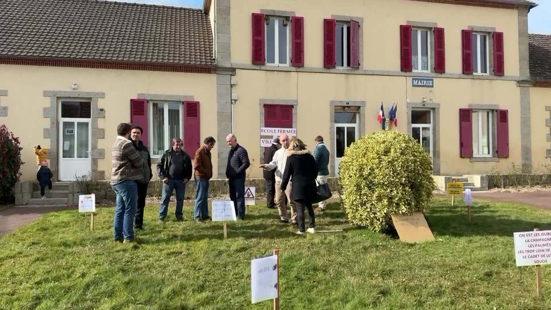 "Je ne vais pas rester dans un village où il n'y a pas d'école" le