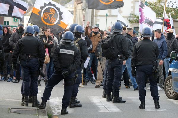 Les forces de l'ordre à la manifestation du 14 novembre contre "les étrangers", à Pontivy