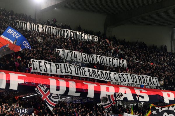 Des messages des ultras du PSG visant Anne Hidalgo, lors du match face à Lille samedi 10 février au Parc des Princes.