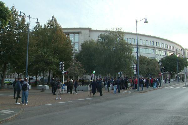 Les cours doivent reprendre ce mardi au lycée Gambetta d'Arras