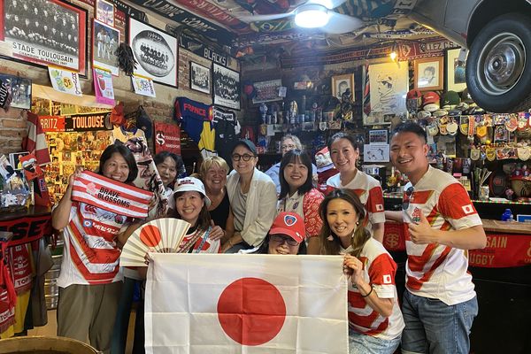 Pendant la coupe du monde de rugby, Toulouse s'est mise aux couleurs du pays du soleil levant pour accueillir les 20 000 à 30 000 touristes japonais attendus.