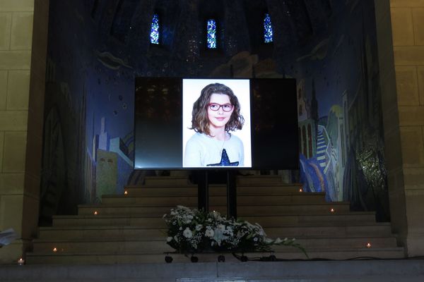 Cérémonie d’obsèques d'Evaëlle, 11 ans, au cimetière du Père Lachaise à Paris en juillet dernier.