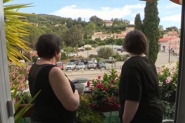 Un jeune collégien de 15 ans qui attendait le bus près de son collège ce lundi 12 juin, au Beausset près de Toulon, aurait été frappé par la foudre.