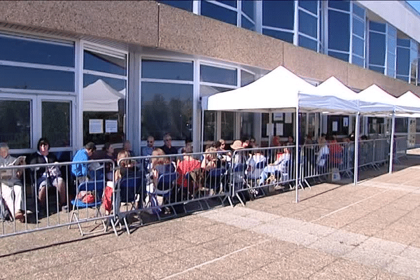 Chaise de camping et livre obligatoire pour s'inscrire à une activité dans un CCM.