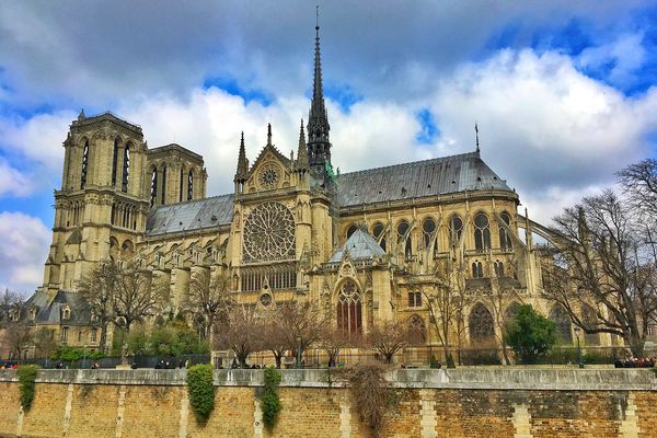 Notre-Dame de Paris avec sa flèche