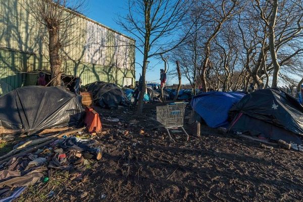 Les bagarres se sont déroulées aux abords du camp installé à proximité de l'usine Tioxide de Calais.