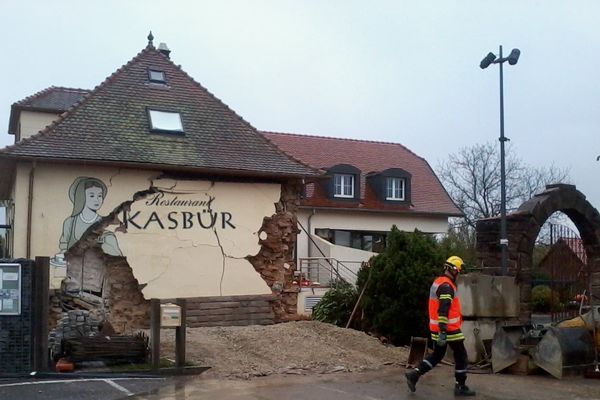 Le mur du Kasbür après son effondrement.