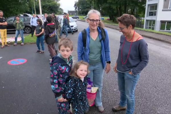 Des familles défendent le droit d'instruction à la maison