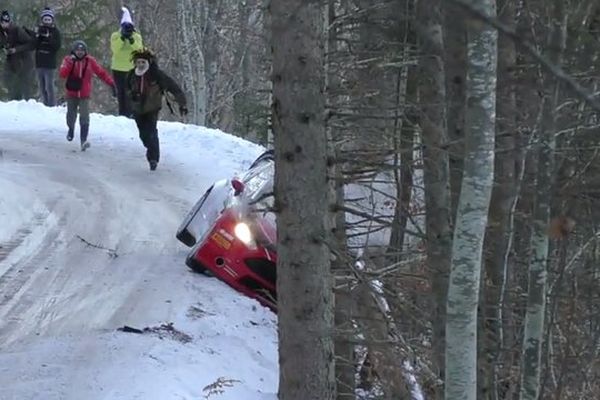 Robert Kubica piégé au 6ème km de la 3ème spéciale du Rallye-Monte-Carlo 