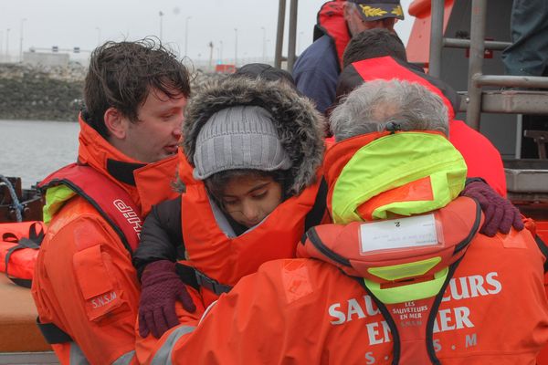 Une enfant secourue par les bénévoles de la SNSM de Calais.