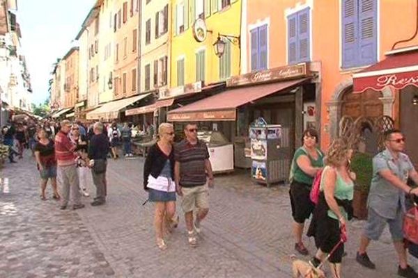 Dans les rues de Barcelonnette les touristes se font rares