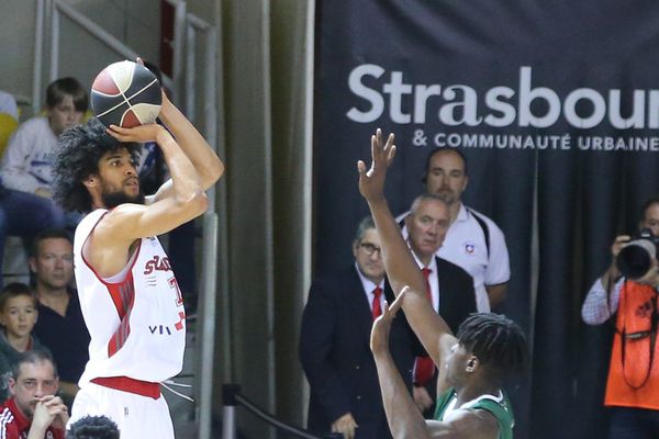 Louis Labeyrie au tir lors de son dernier match face à Nanterre, le 22 mai dernier