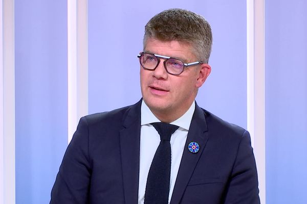 Le sénateur du Territoire de Belfort Cédric Perrin le 24 octobre 2024 sur le plateau de France 3 Franche-Comté.