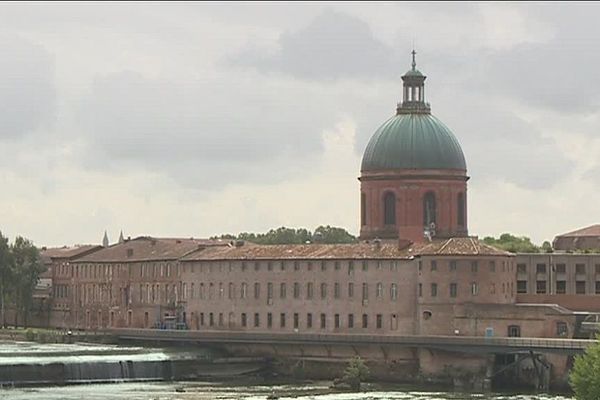 La Grave, longtemps l'hôpital des pauvres avant d'accueillir la maternité de Toulouse.