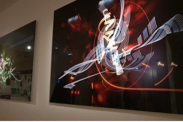 Présentée depuis le 4 octobre à l’Espace Fondation EDF, l’exposition "#StreetArt, L’innovation au cœur d’un mouvement" présente un panorama inédit des nouvelles pratiques que sont le graffiti 2.0, le light painting, le street mapping ou l’anamorphose.