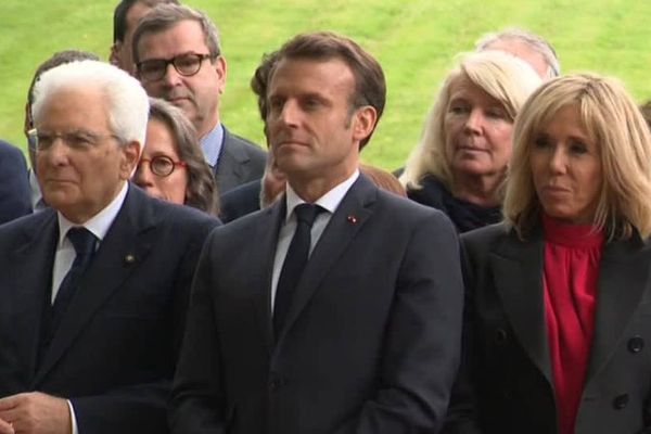Emmanuel Macron, Brigitte Macron et le président italien Sergio Mattarella lors du discours de Stéphane Bern devant les 50 porteurs de projets.