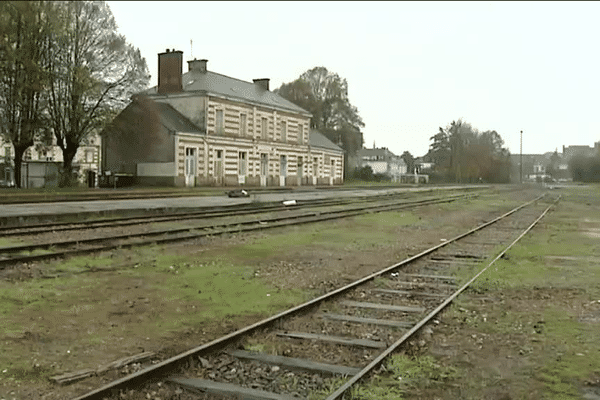 La gare, déserte, de Pontivy