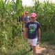 À Saint-Pierre-de-Chandieu, près de Lyon, un labyrinthe géant propose jeux et énigmes au milieu des maïs.