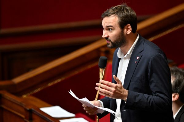 Ugo Bernarlicis est privé de la moitié de son indemnité parlementaire pendant un mois.